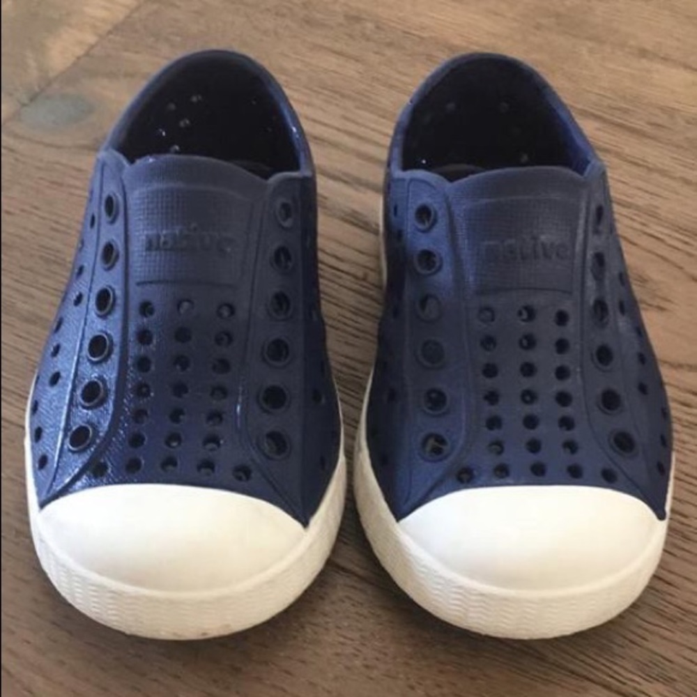 Native Jefferson Sz 6 baby/toddler navy